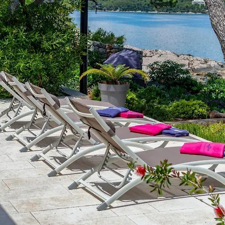 בית נופש Ana *