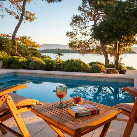 Ana * Jelsa (Hvar)